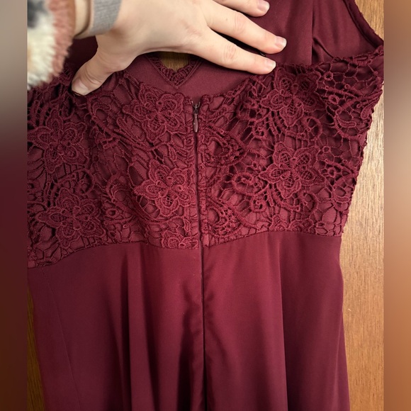 Chic Lace Burgundy Dress - Picture 4 of 7
